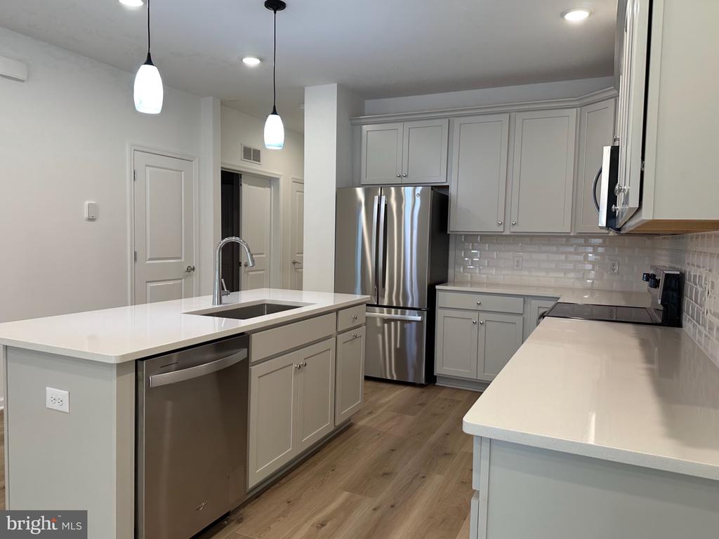83 BETHLEHEM PIKE Unit: 1106