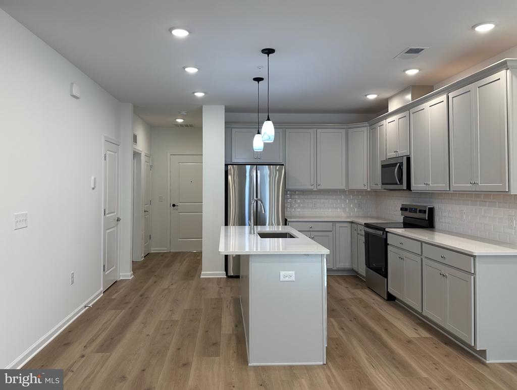83 BETHLEHEM PIKE Unit: 1106