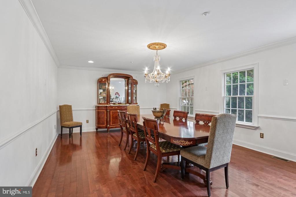 209 E WELSH ROAD