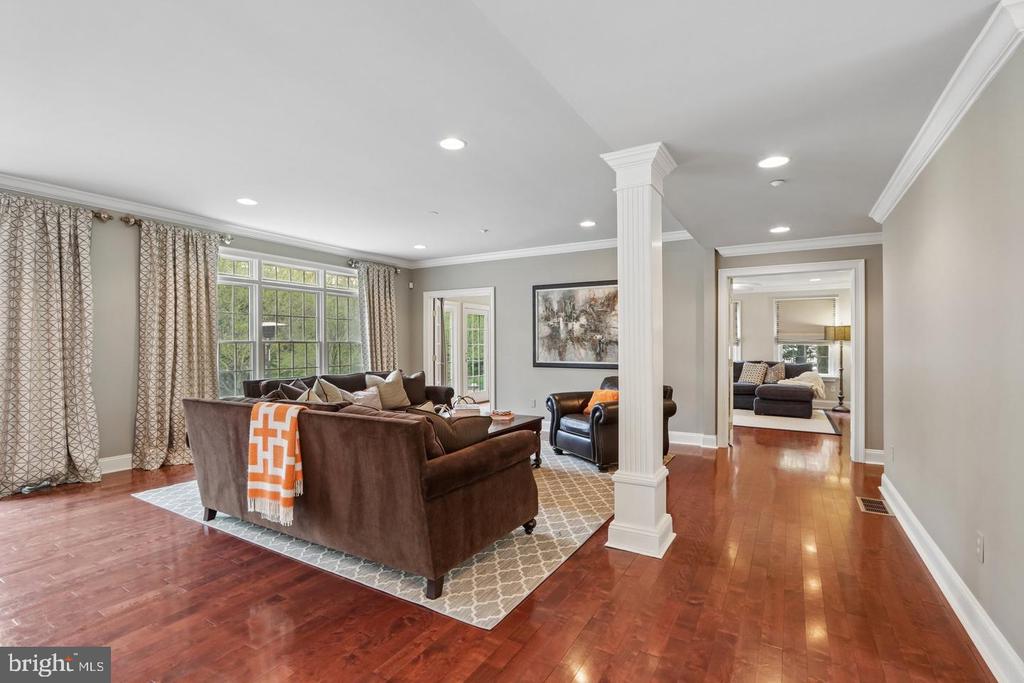 209 E WELSH ROAD