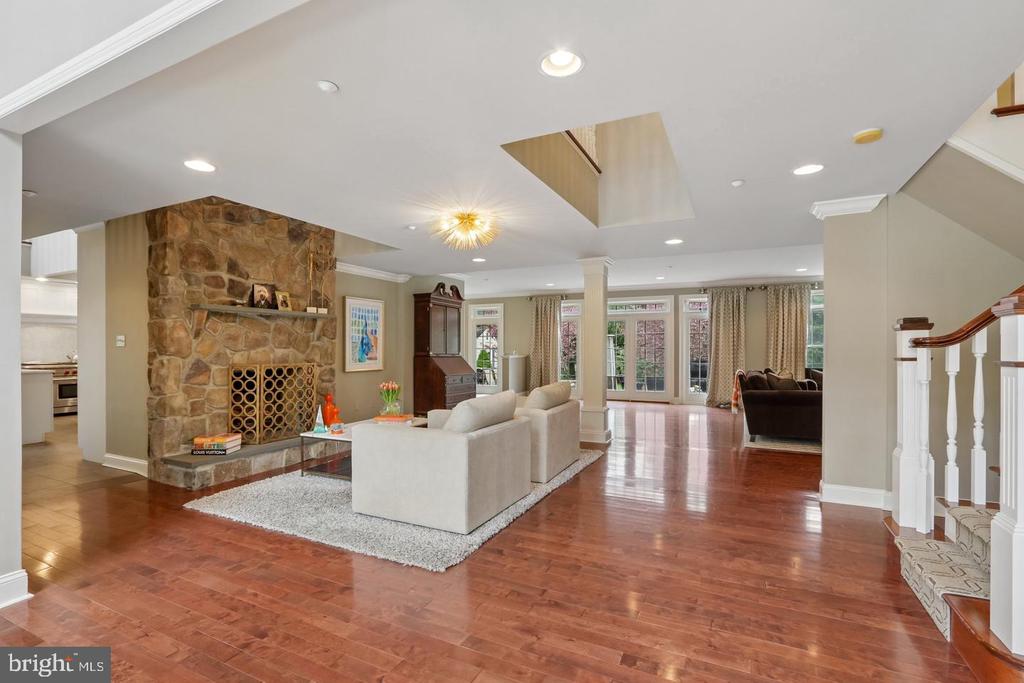 209 E WELSH ROAD