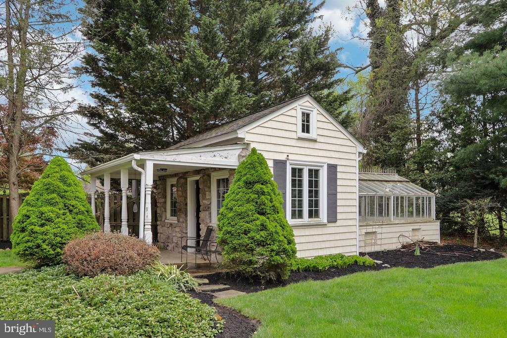 209 E WELSH ROAD