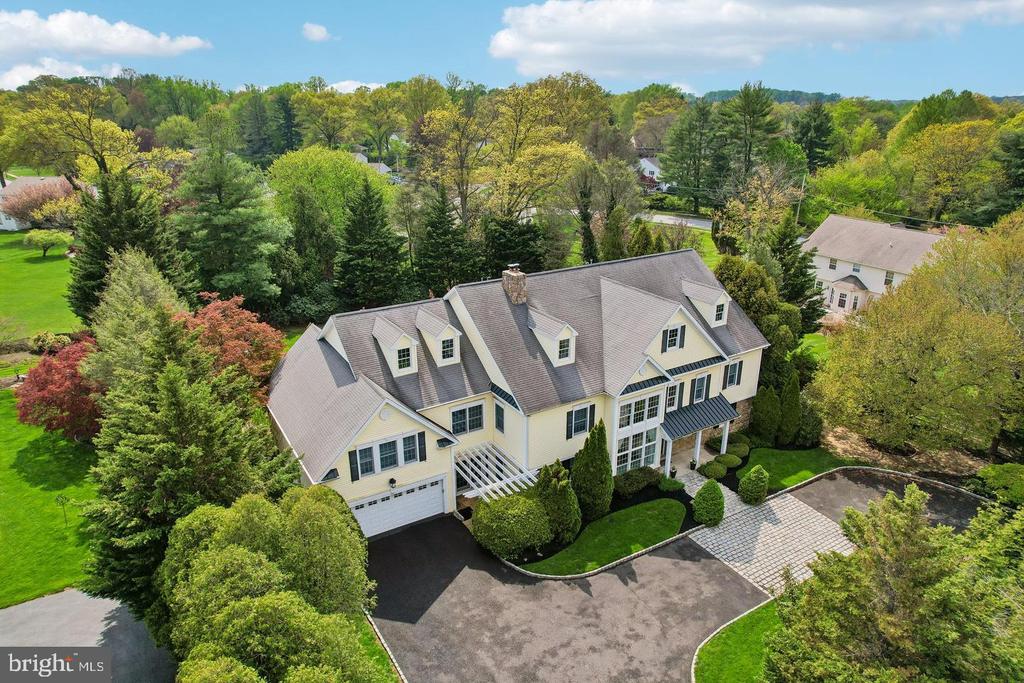 209 E WELSH ROAD