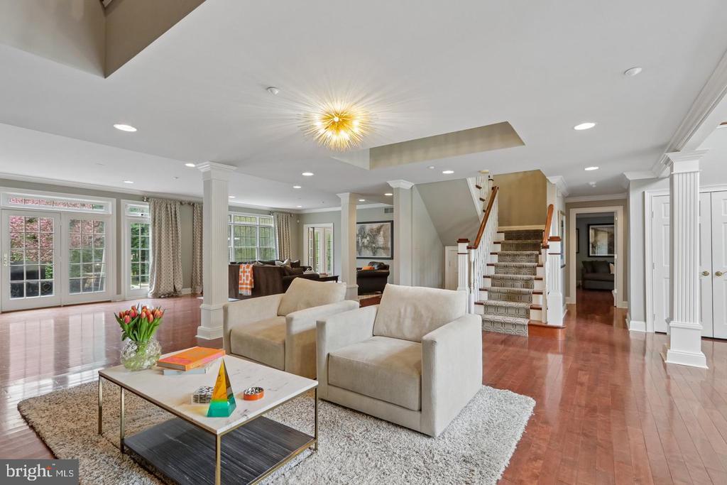 209 E WELSH ROAD