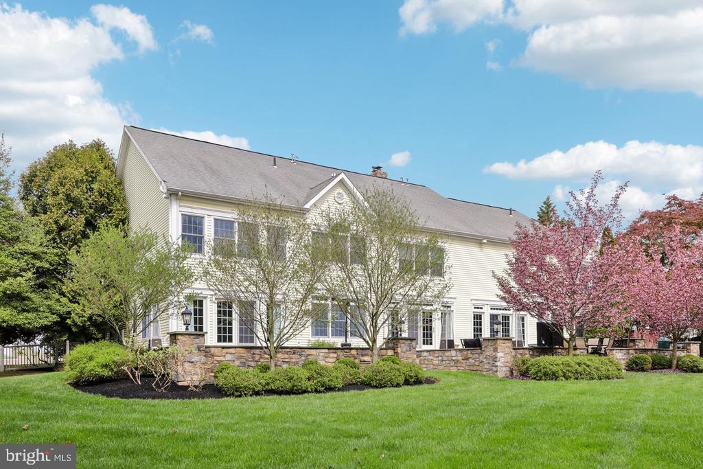 209 E WELSH ROAD