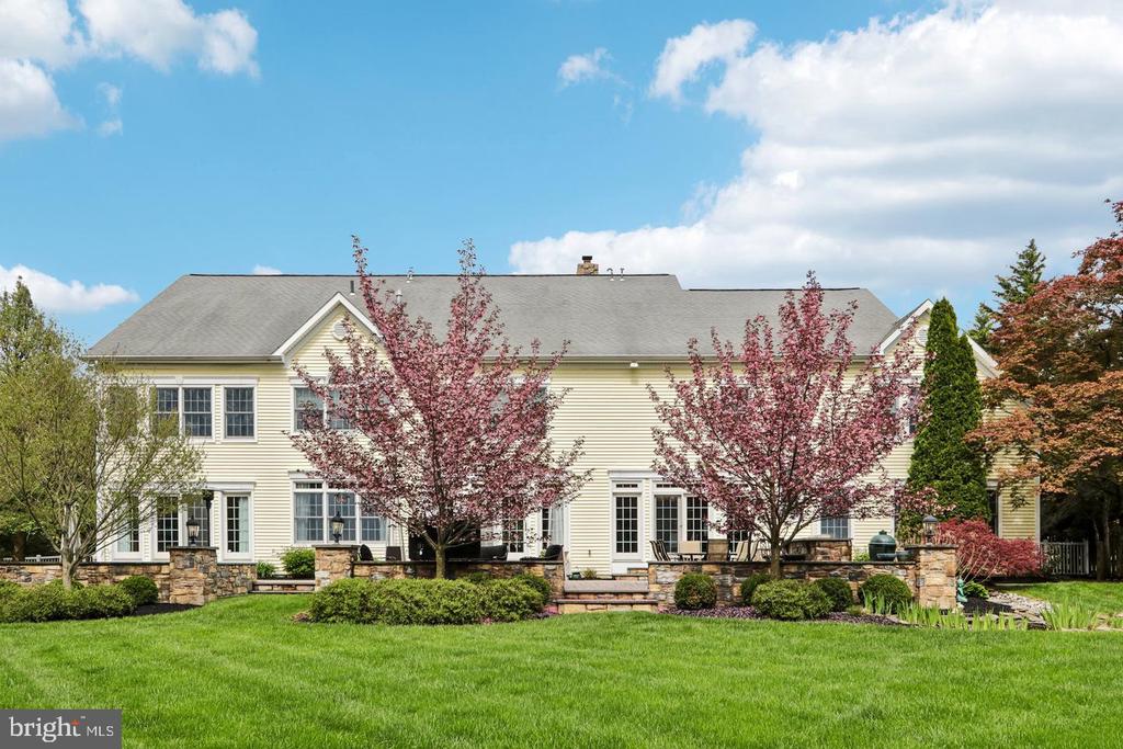 209 E WELSH ROAD
