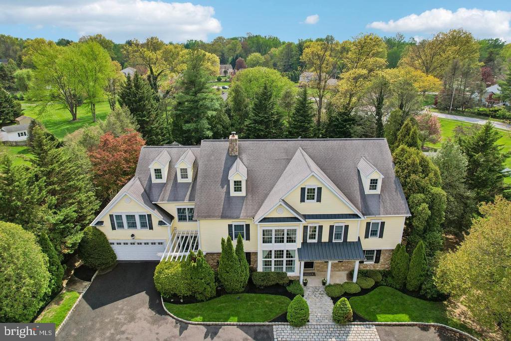 209 E WELSH ROAD