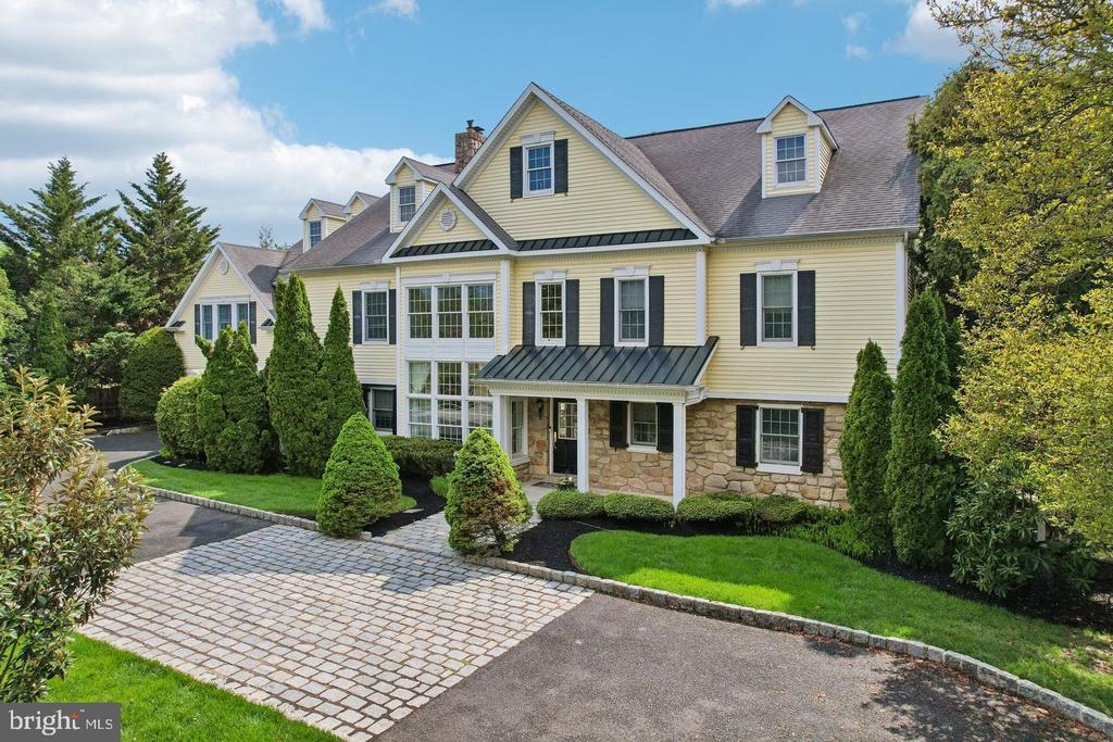 209 E WELSH ROAD