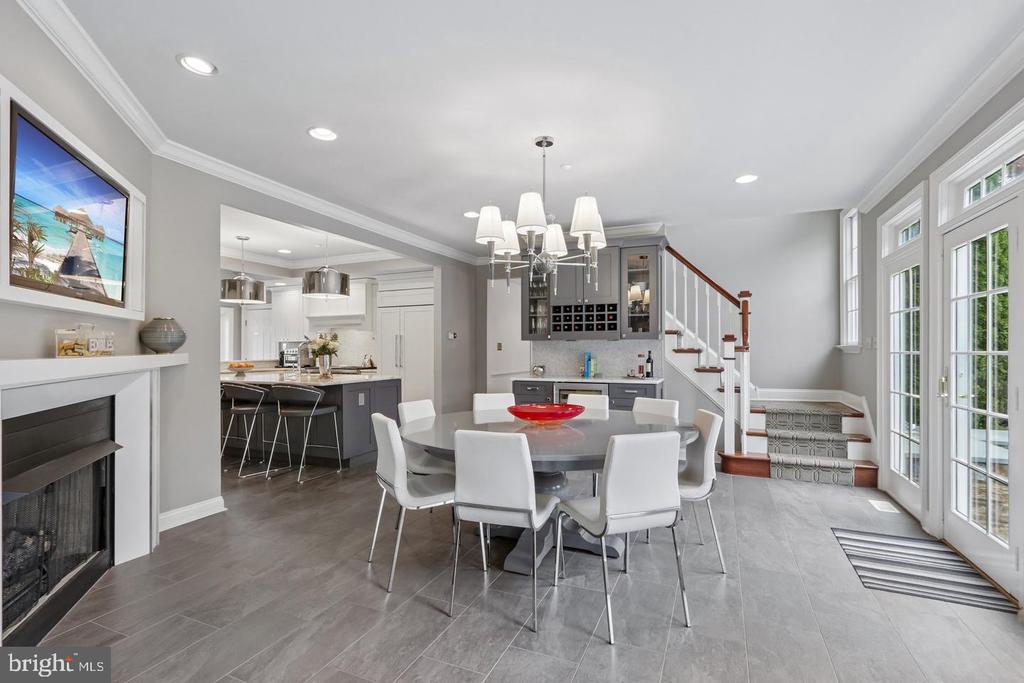 209 E WELSH ROAD