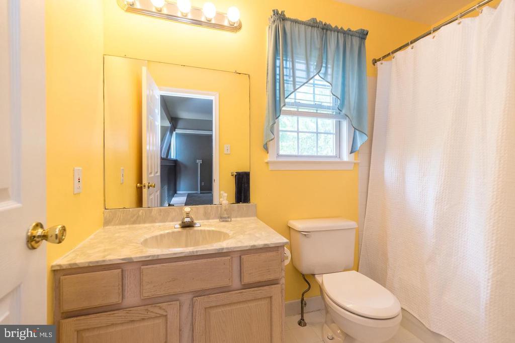 101 OXFORD COURT Unit: 143