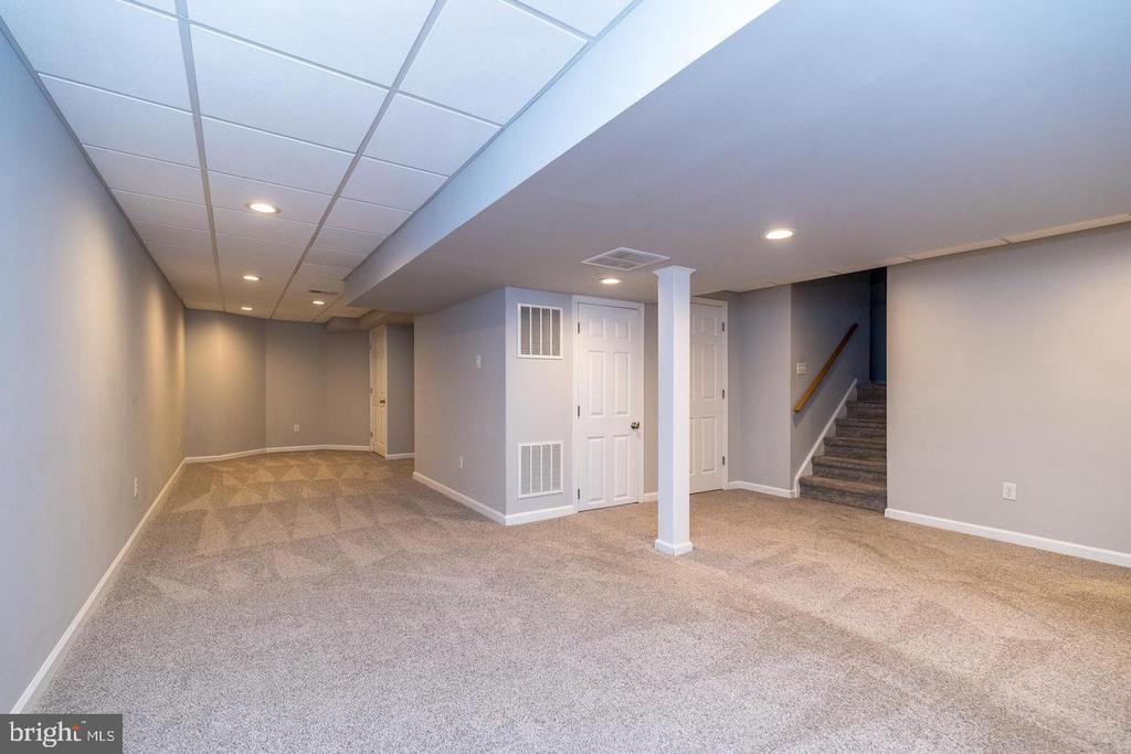 101 OXFORD COURT Unit: 143