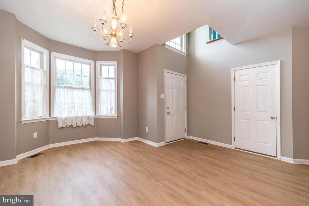 101 OXFORD COURT Unit: 143