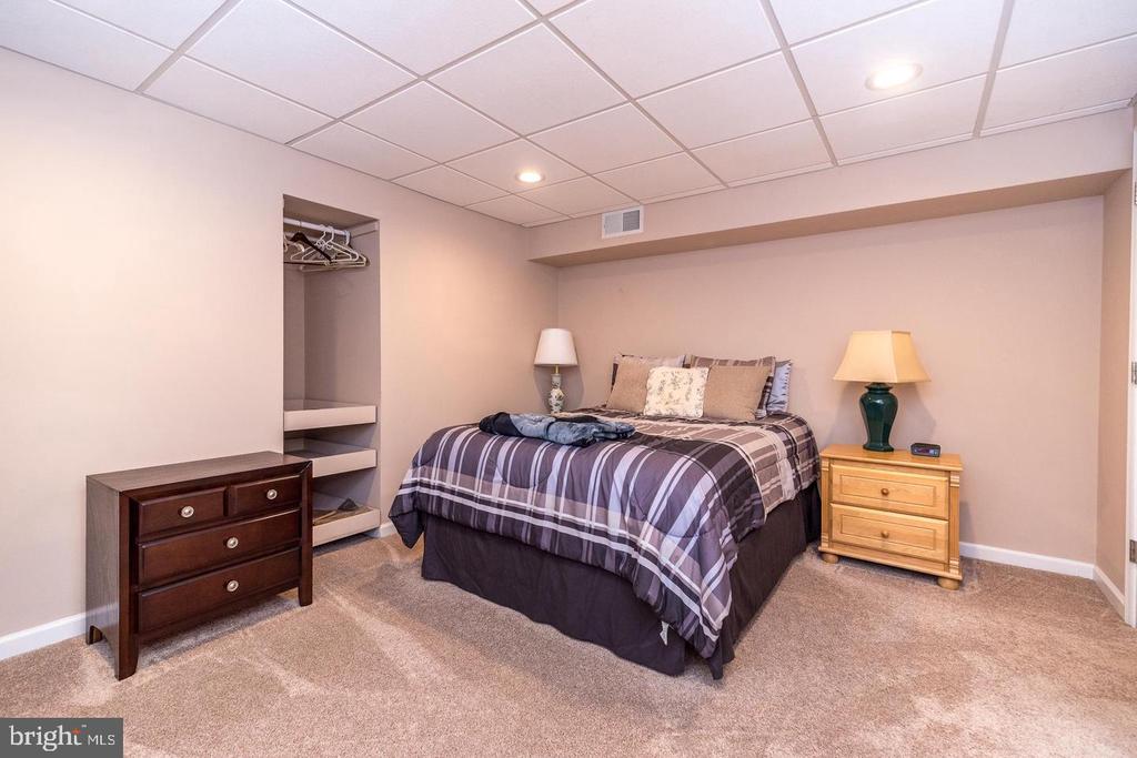 101 OXFORD COURT Unit: 143