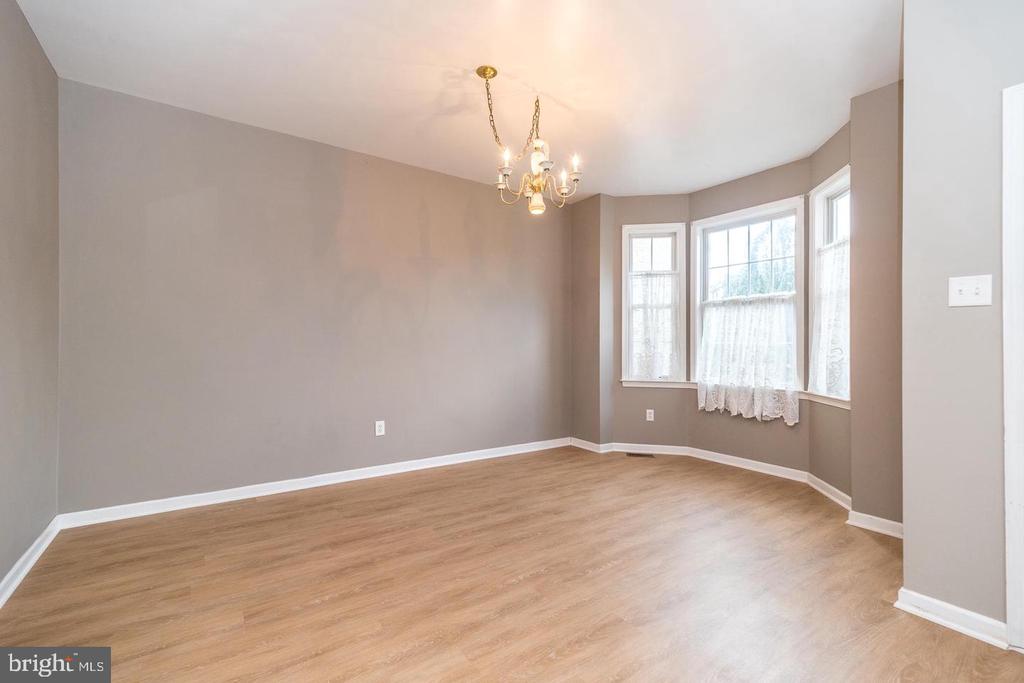 101 OXFORD COURT Unit: 143