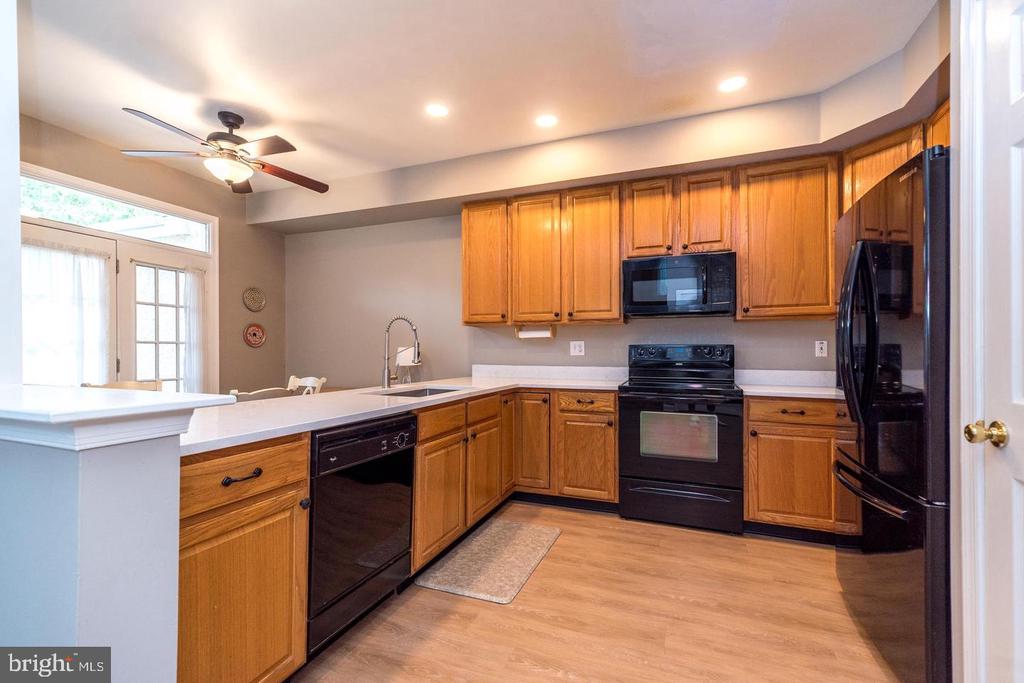101 OXFORD COURT Unit: 143