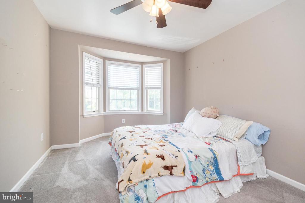 101 OXFORD COURT Unit: 143
