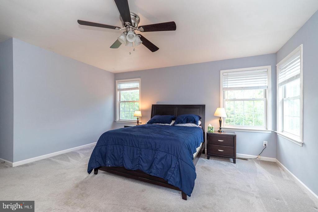 101 OXFORD COURT Unit: 143