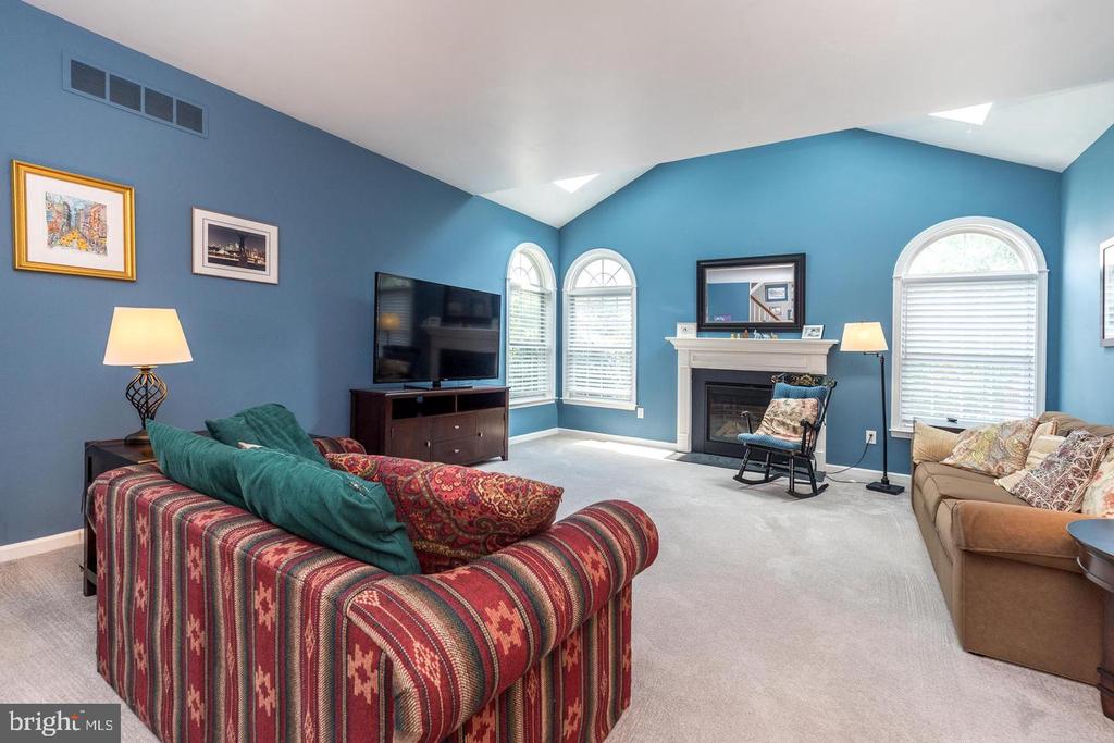 101 OXFORD COURT Unit: 143