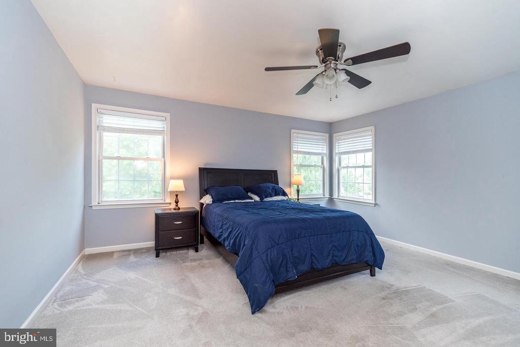 101 OXFORD COURT Unit: 143