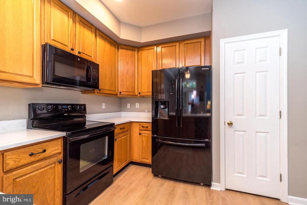 101 OXFORD COURT Unit: 143