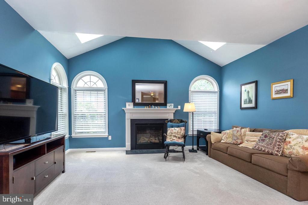 101 OXFORD COURT Unit: 143