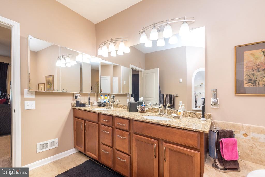 509 JASMINE CIRCLE