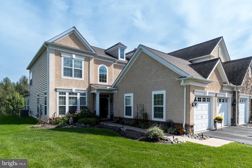 509 JASMINE CIRCLE