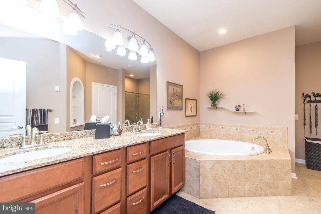 509 JASMINE CIRCLE