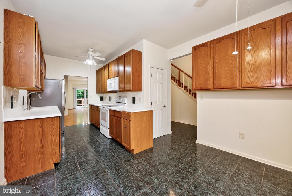 19 STUART DRIVE Unit: 19