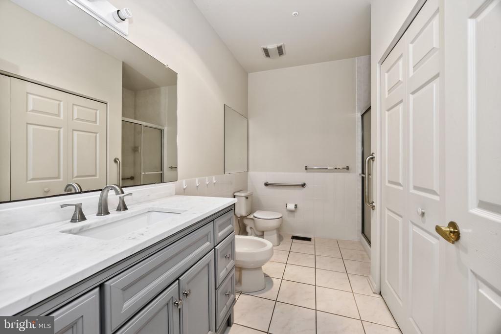 19 STUART DRIVE Unit: 19