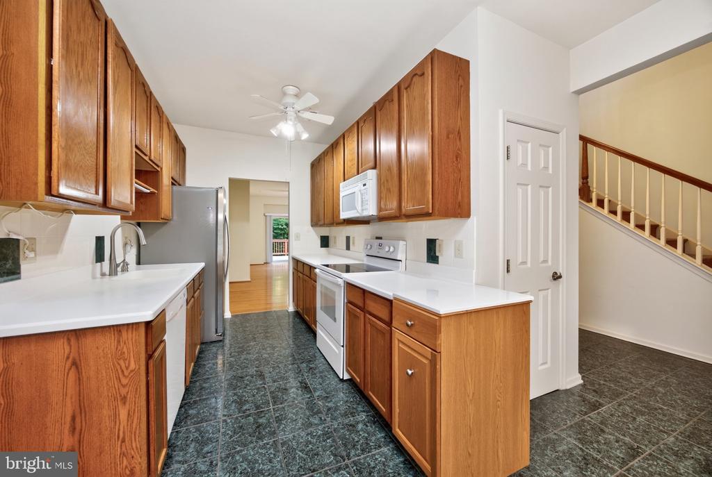 19 STUART DRIVE Unit: 19