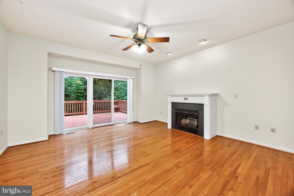 19 STUART DRIVE Unit: 19