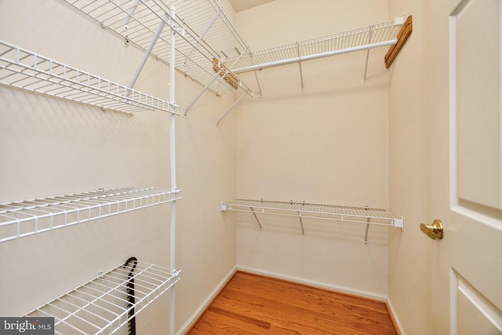 19 STUART DRIVE Unit: 19