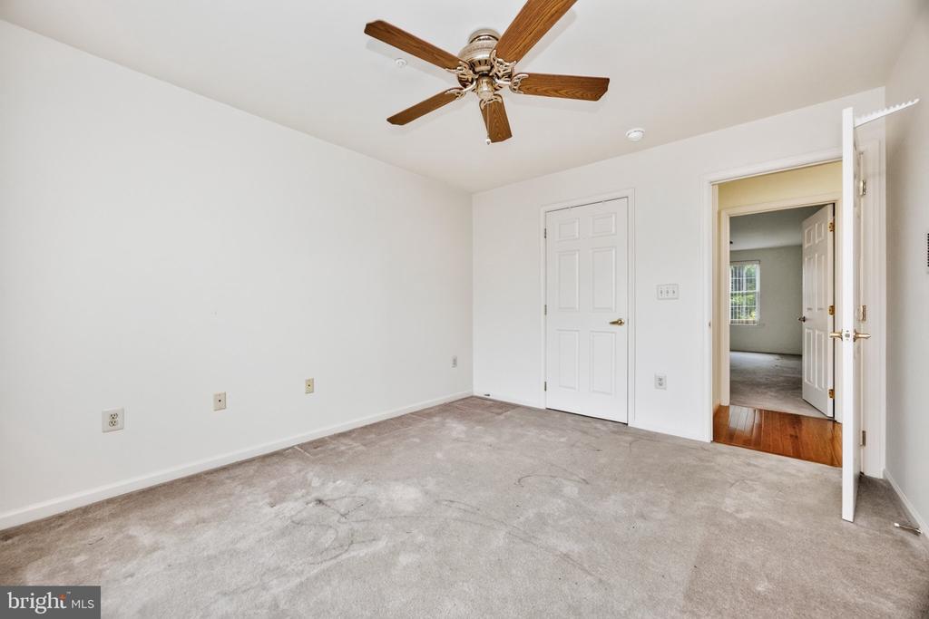 19 STUART DRIVE Unit: 19