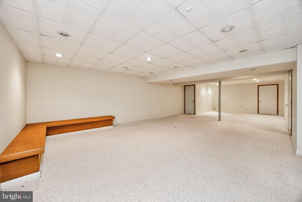 19 STUART DRIVE Unit: 19
