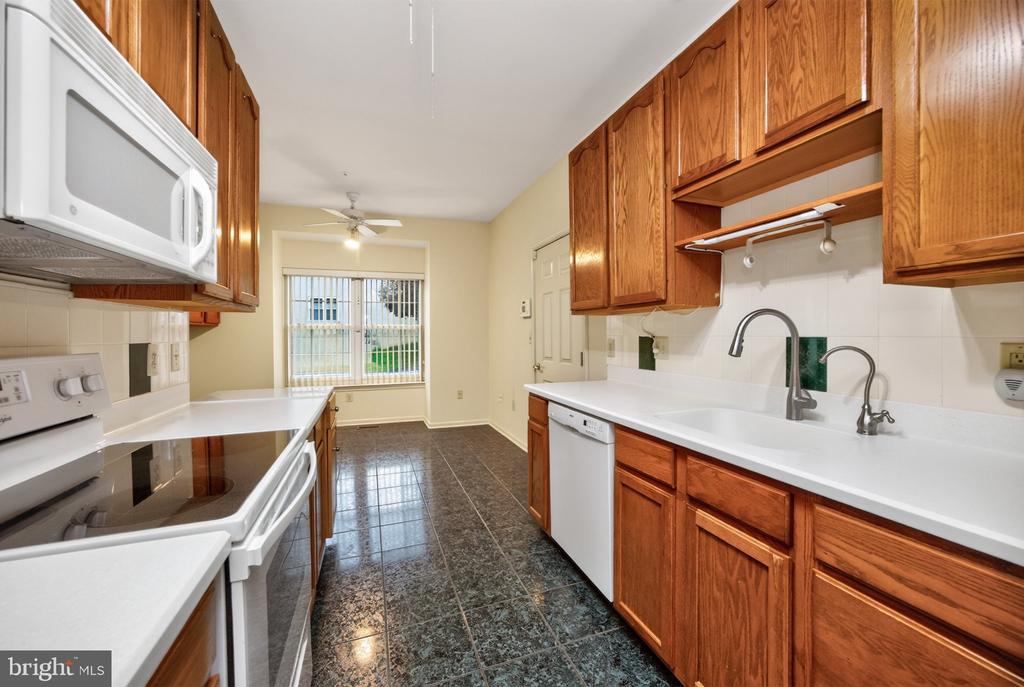 19 STUART DRIVE Unit: 19