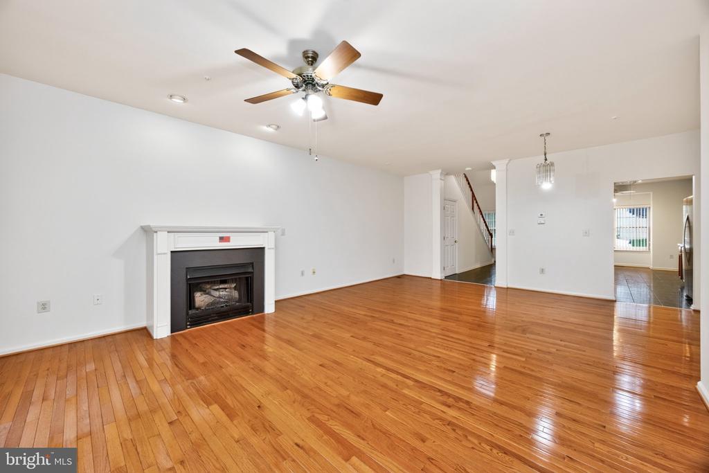 19 STUART DRIVE Unit: 19