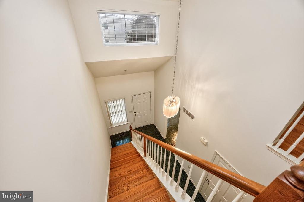 19 STUART DRIVE Unit: 19