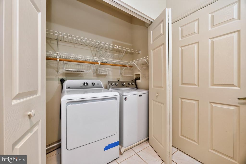 19 STUART DRIVE Unit: 19