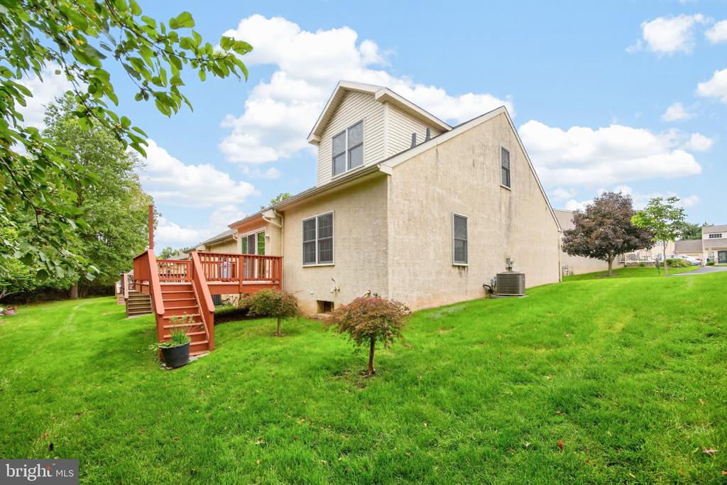 19 STUART DRIVE Unit: 19