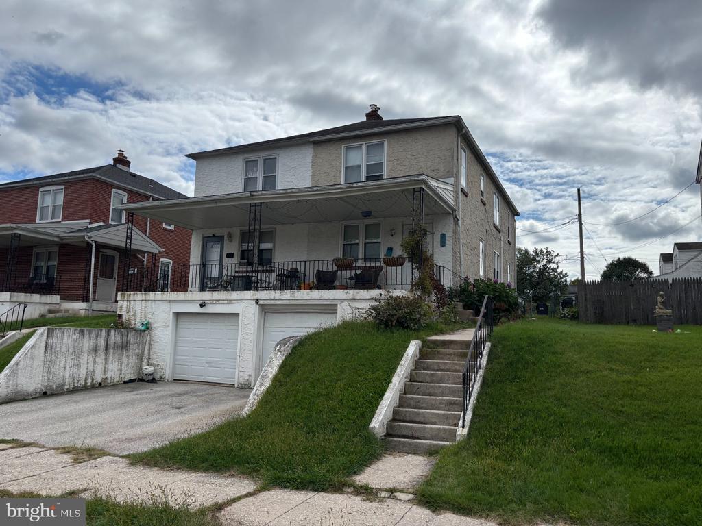 910 W JAMES STREET
