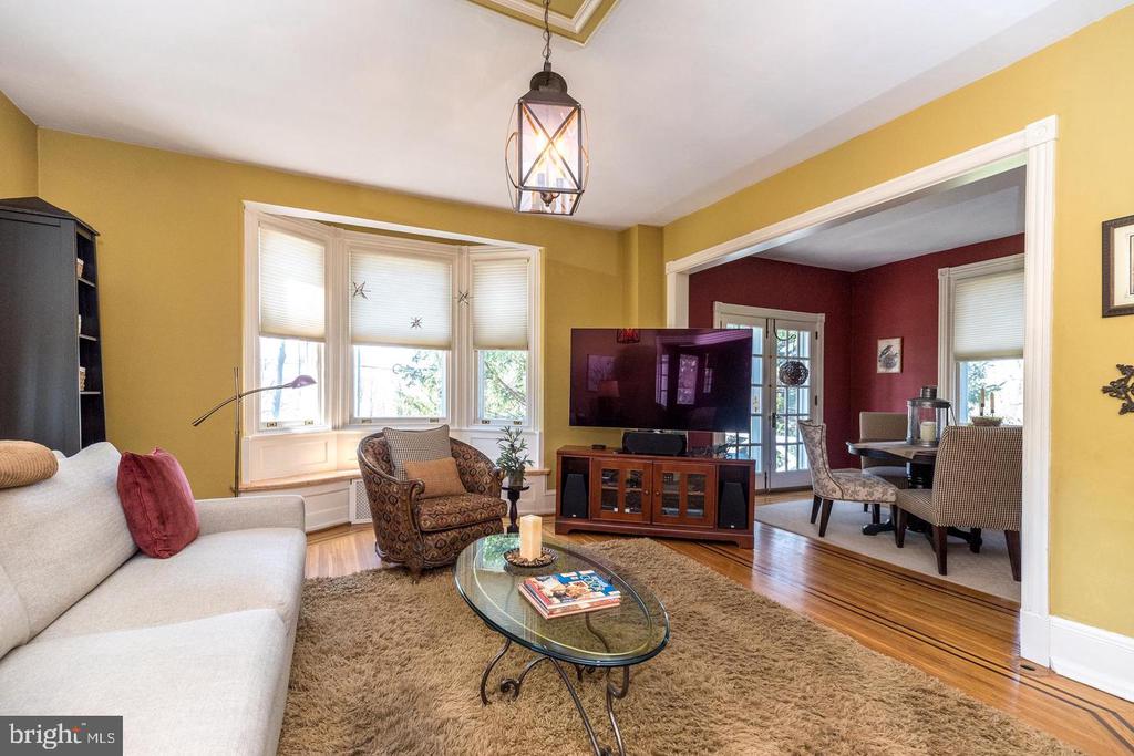1633 GRASSHOPPER LANE