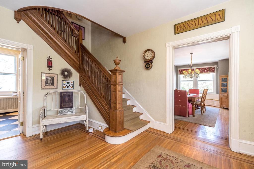 1633 GRASSHOPPER LANE