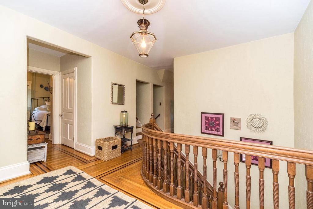 1633 GRASSHOPPER LANE