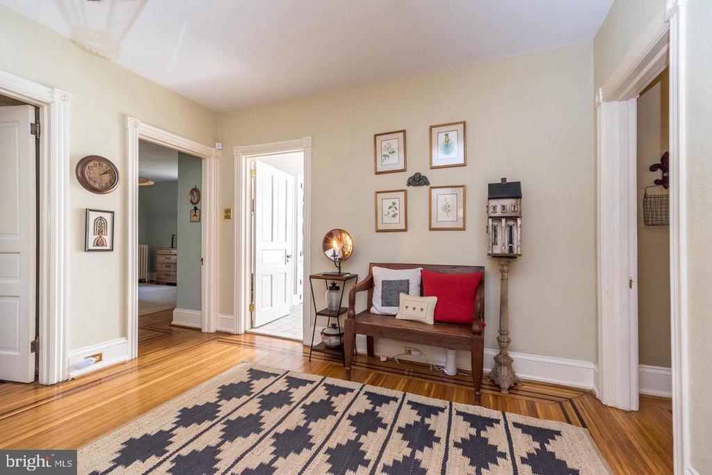 1633 GRASSHOPPER LANE