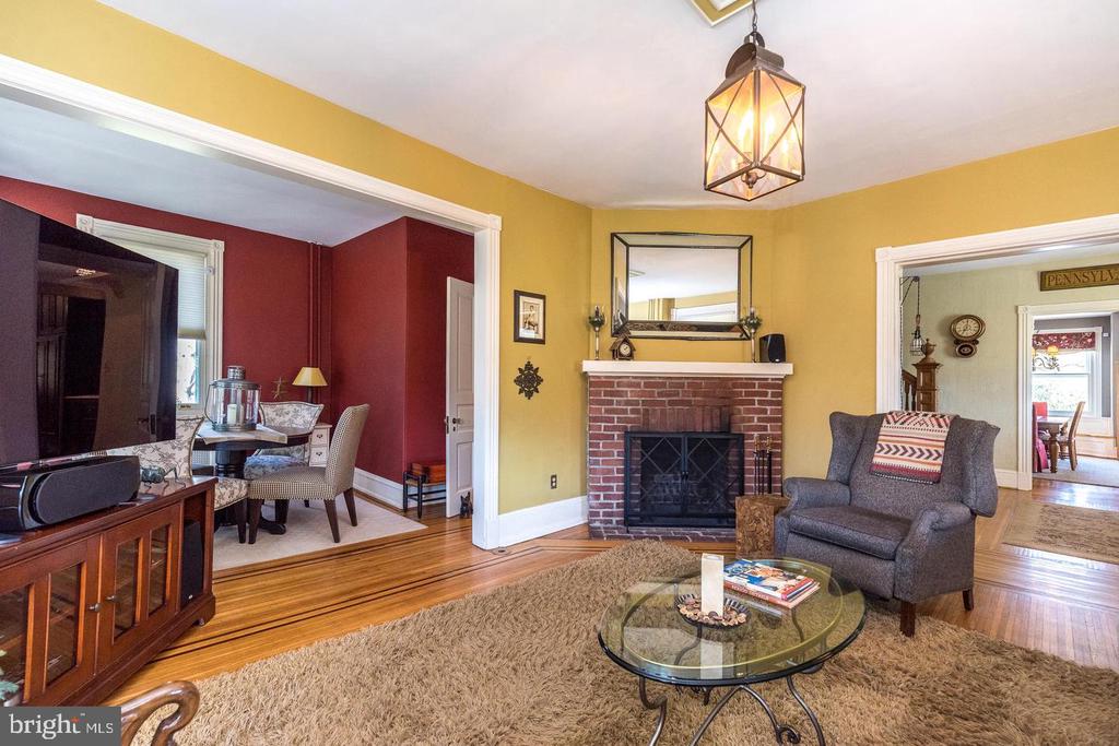 1633 GRASSHOPPER LANE