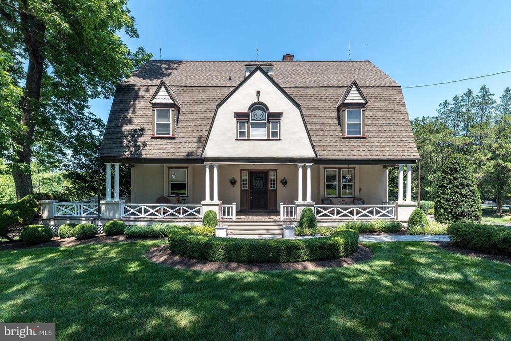 1633 GRASSHOPPER LANE