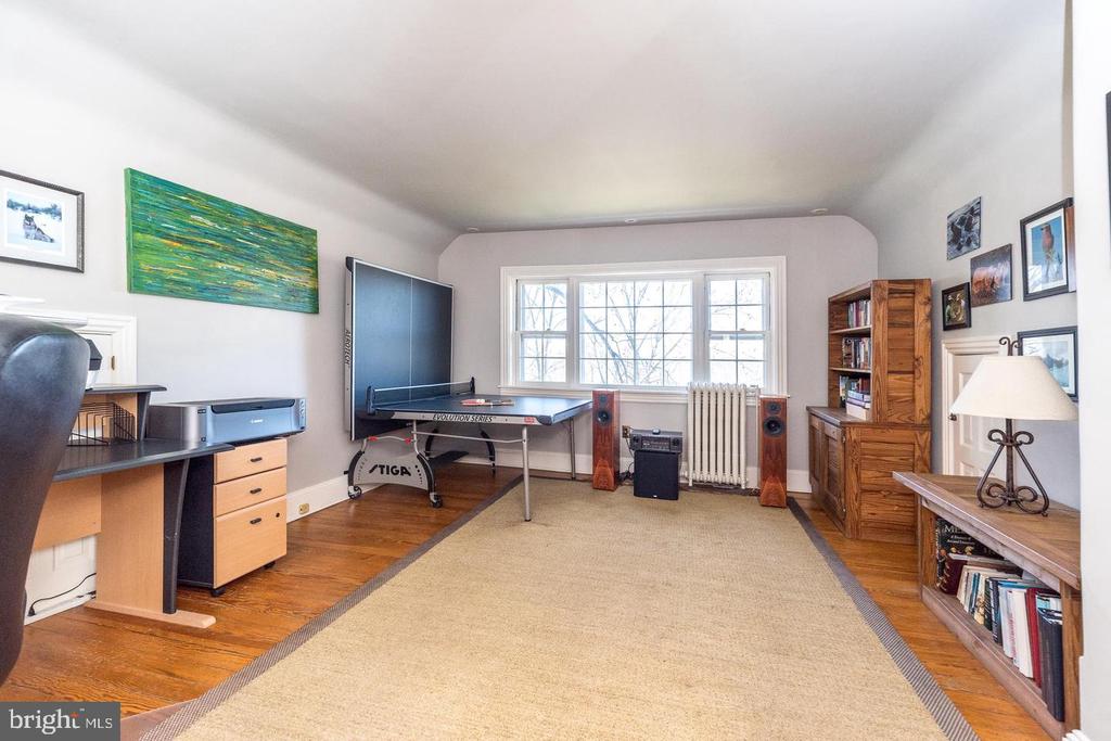 1633 GRASSHOPPER LANE