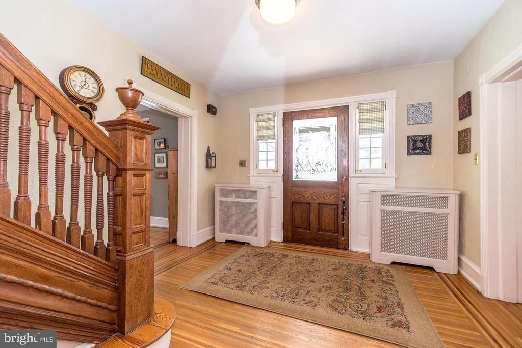 1633 GRASSHOPPER LANE