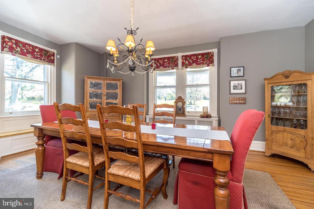 1633 GRASSHOPPER LANE